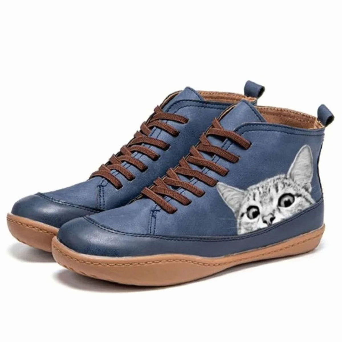 Botines de piel sintética combinados con look casual