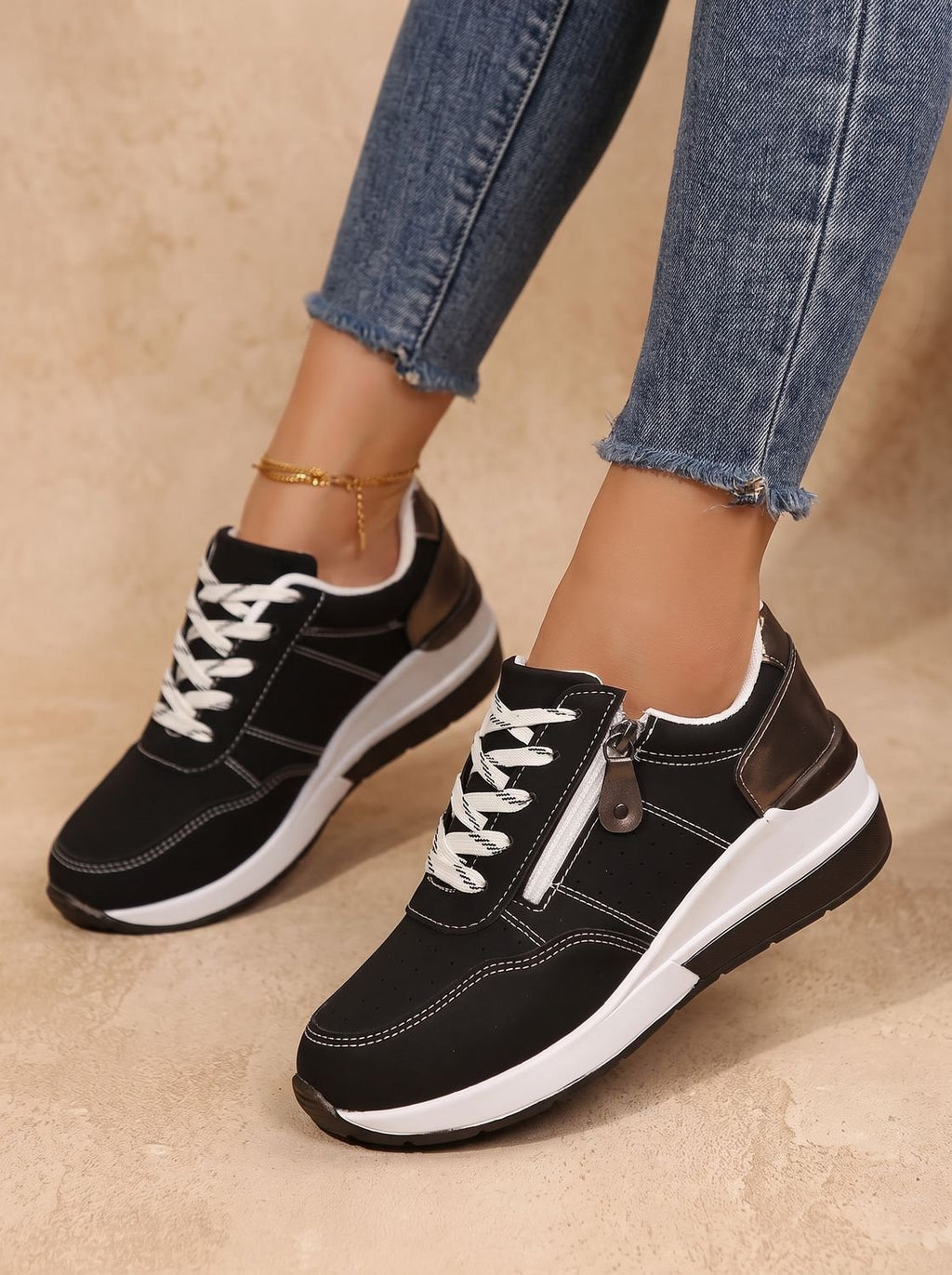 Cremallera lateral de las zapatillas ortopédicas Nadora