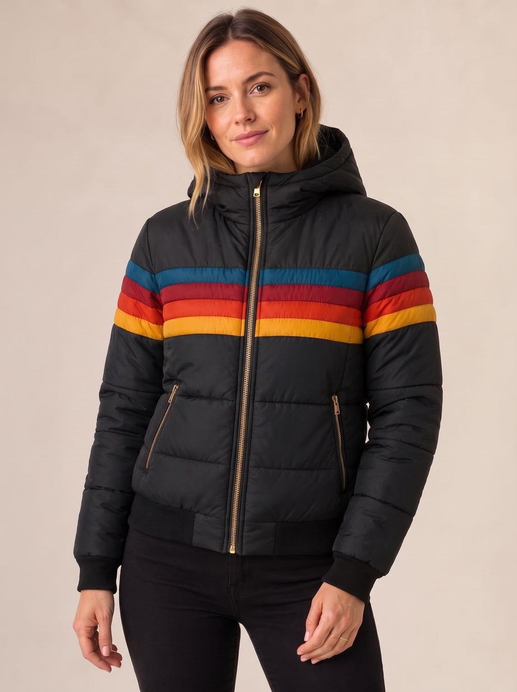 Chaqueta acolchada con cremalleras doradas y bolsillos frontales con cremallera