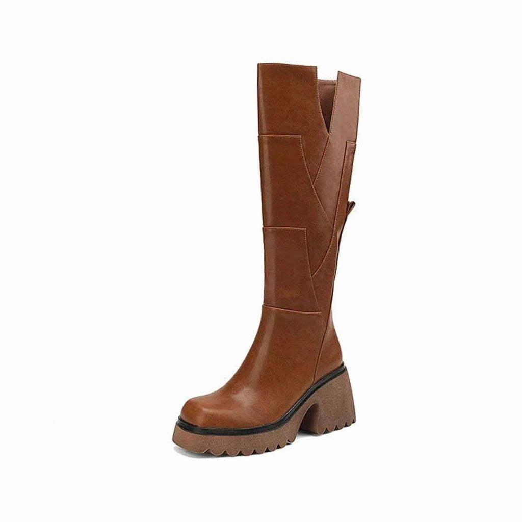 Botas YALIRA combinadas con vestido para un look de noche